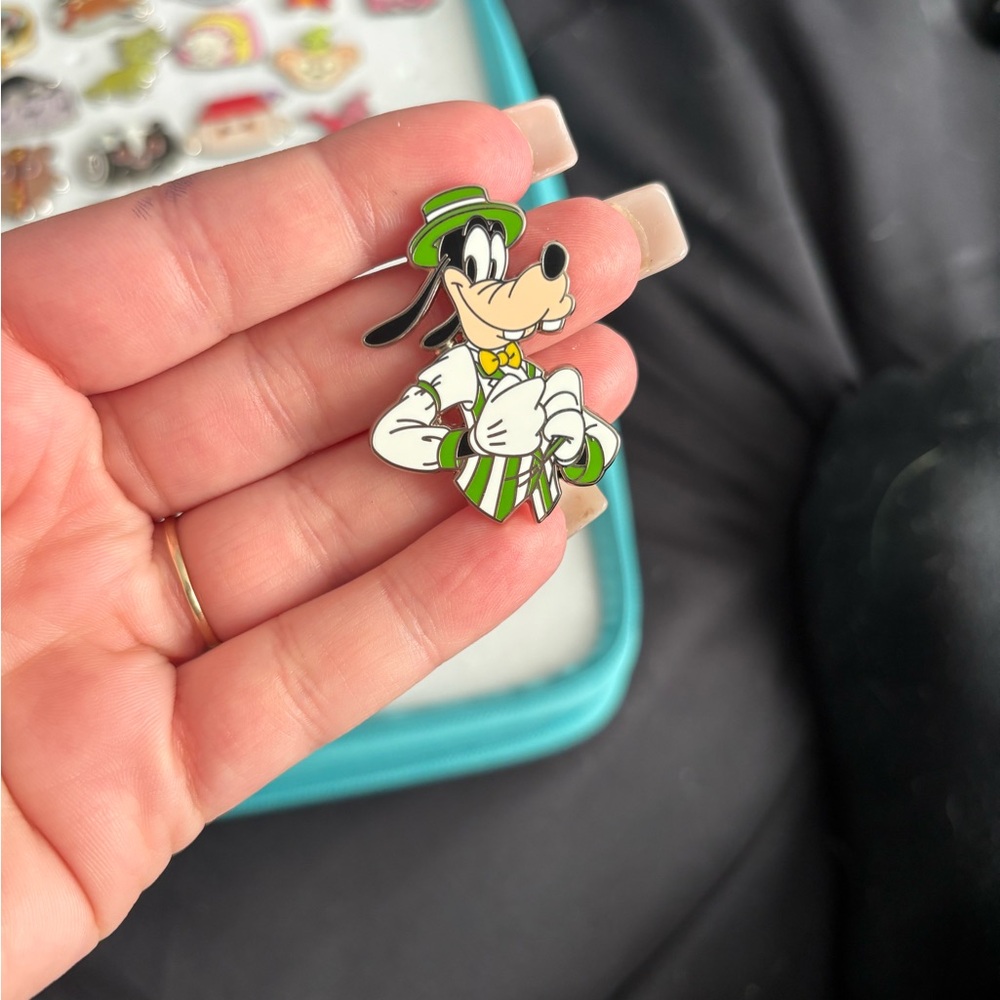 Goofy Disney Pin